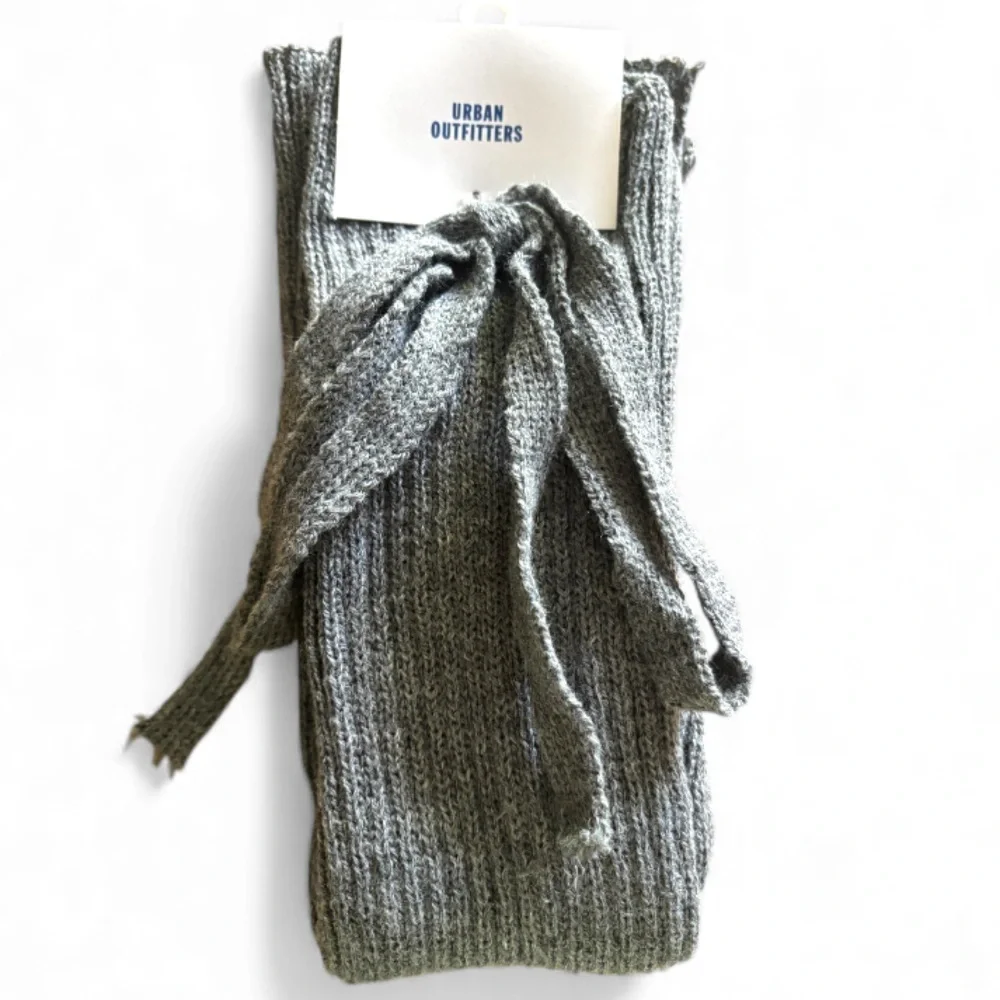 Urban Outfitters Gray Ribbed Knit Bow Leg warmers NWT